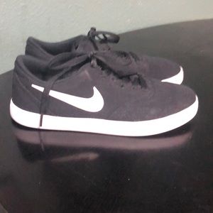 Nike tennis shoes